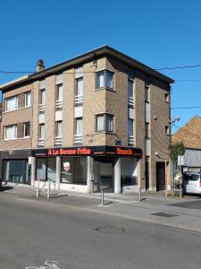 Eerste alternatieve foto van het pand