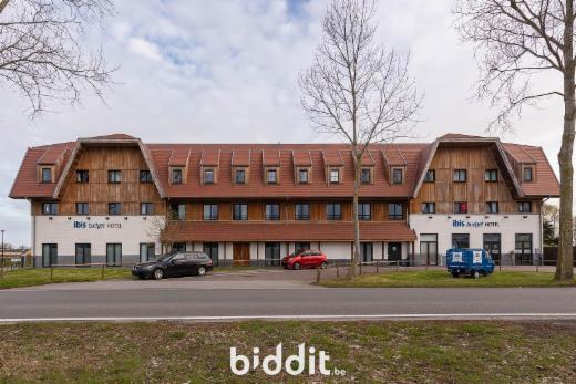 Eerste alternatieve foto van het pand