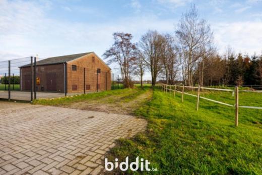 Eerste alternatieve foto van het pand