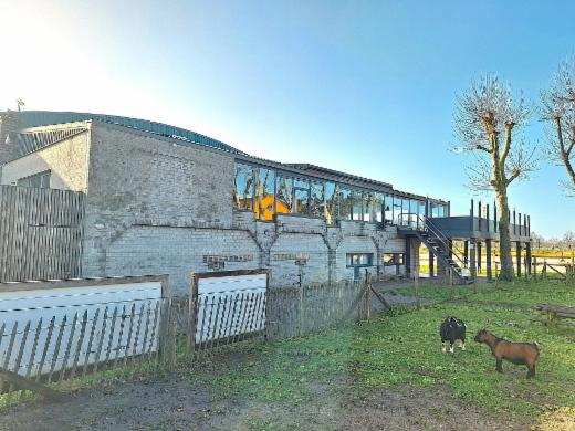 Eerste alternatieve foto van het pand